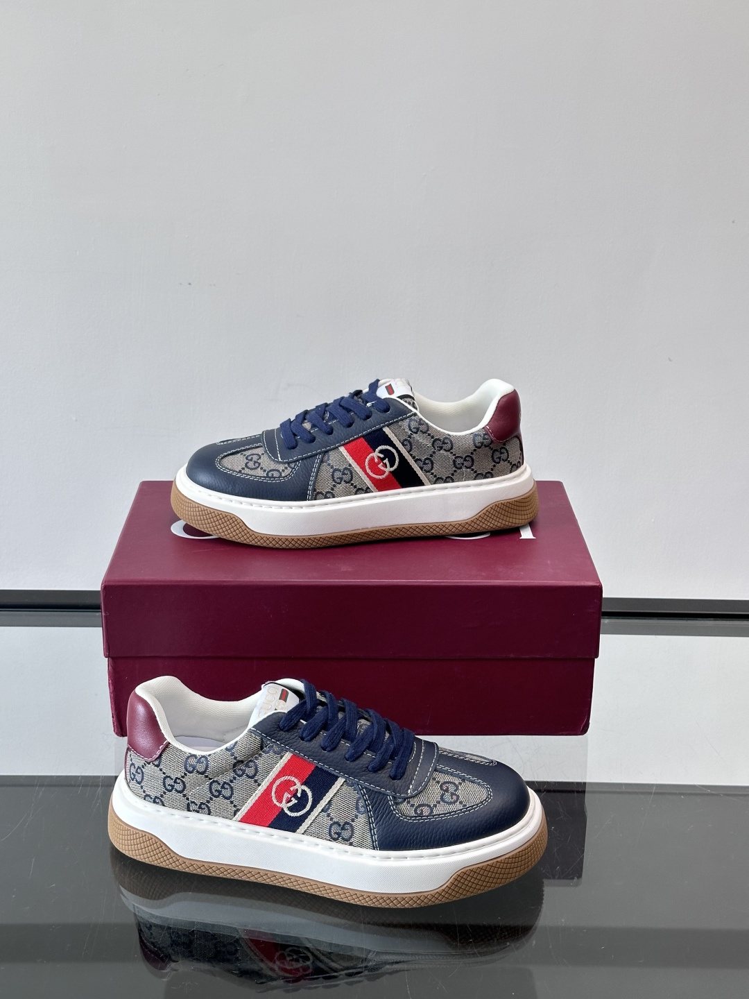 Gucci Men's Navy Monogram Stripe Low-Top Sneakers